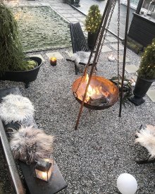 Eldkorg, eldfat Barbeque hängande i ställning