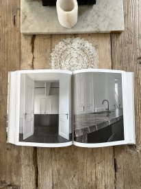 Bok, Timeless Living Yearbook 2023